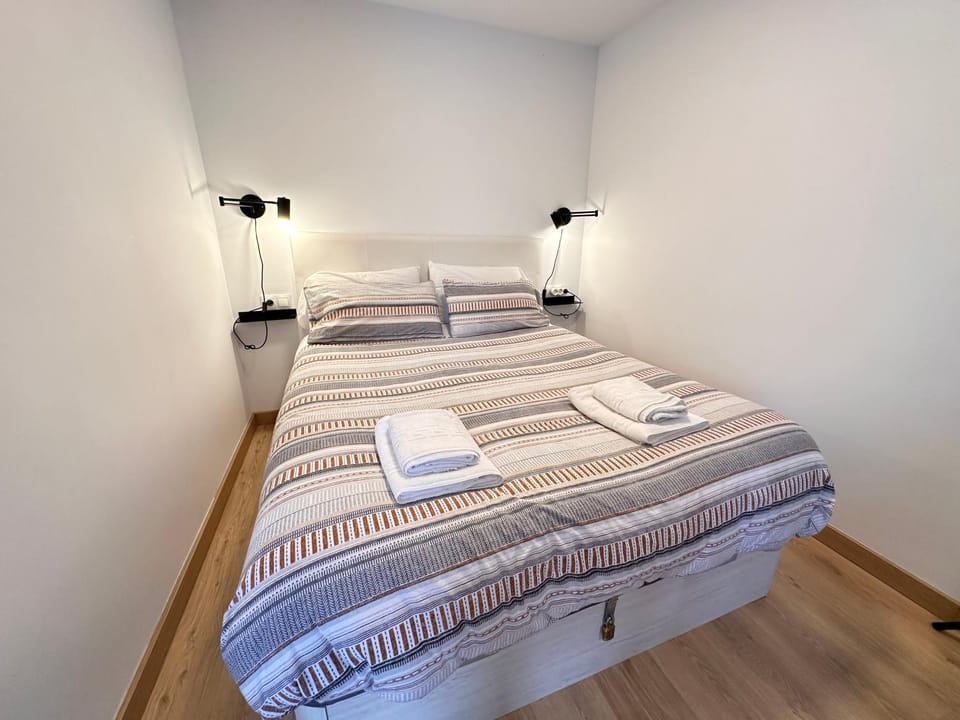 La Bella escondida Piscina Campo de golf solarium y parking en centro historico Apartment in Axarquía