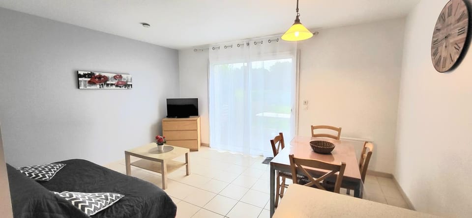 Logement thermale et de tourisme Les Acacias 4 Apartment in Jonzac