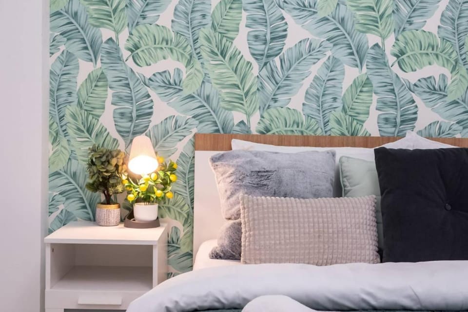 Bed, Seating area
