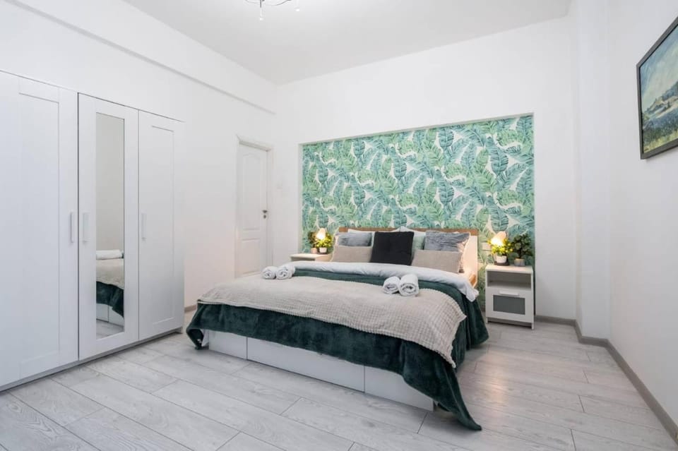 Bedroom, wardrobe