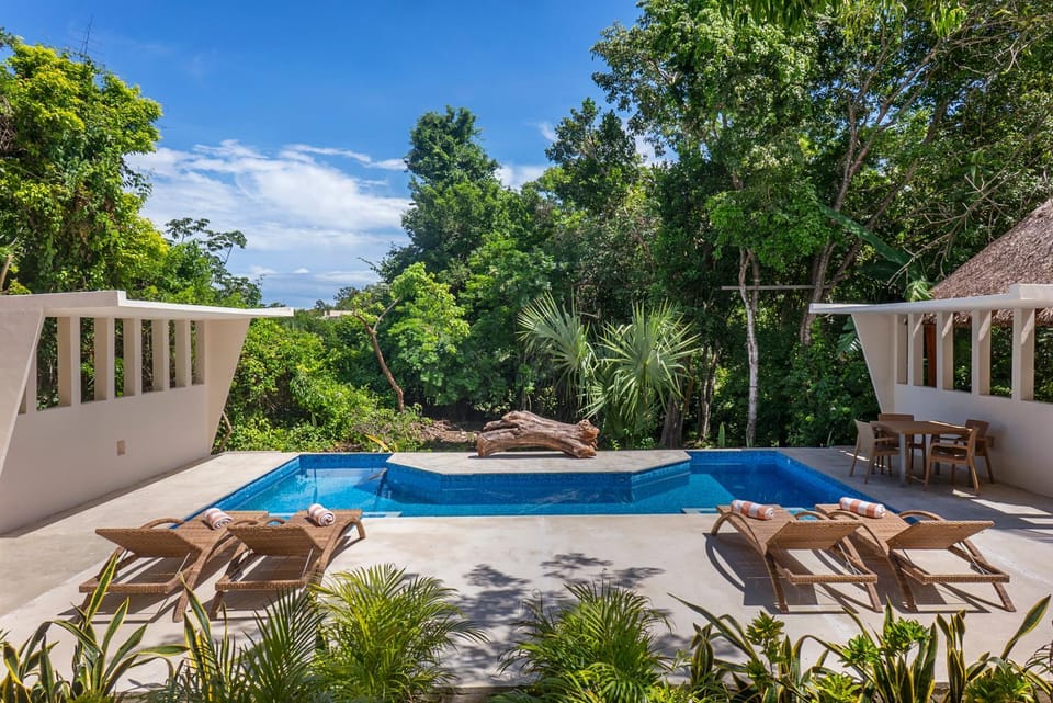 Ikana Puerto Aventuras Golf Getaway Apartment in Puerto Aventuras