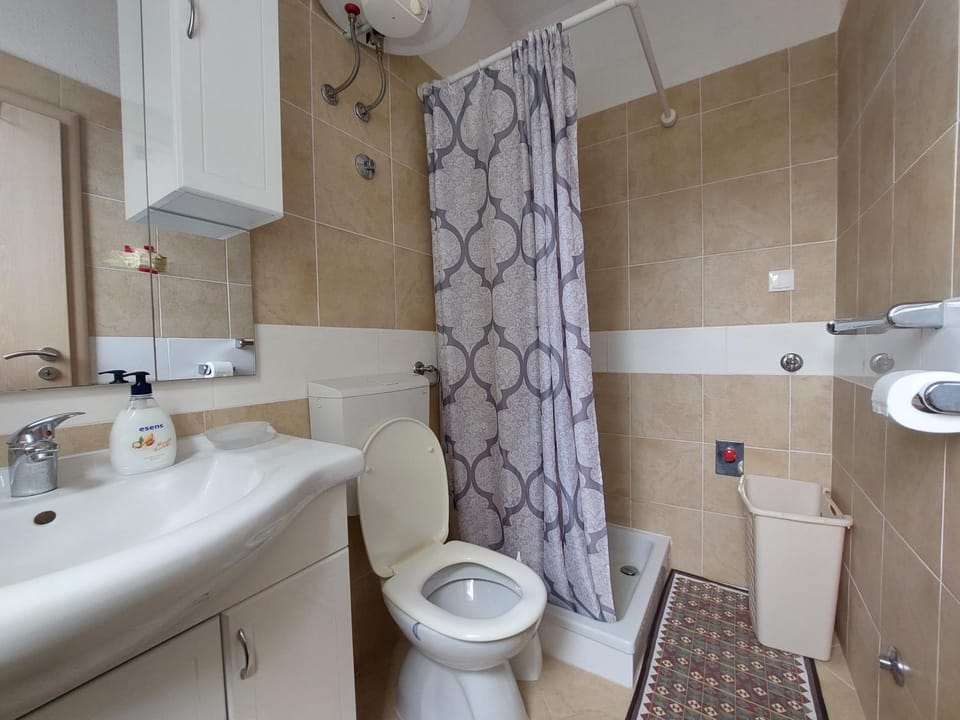Shower, Toilet, Bathroom