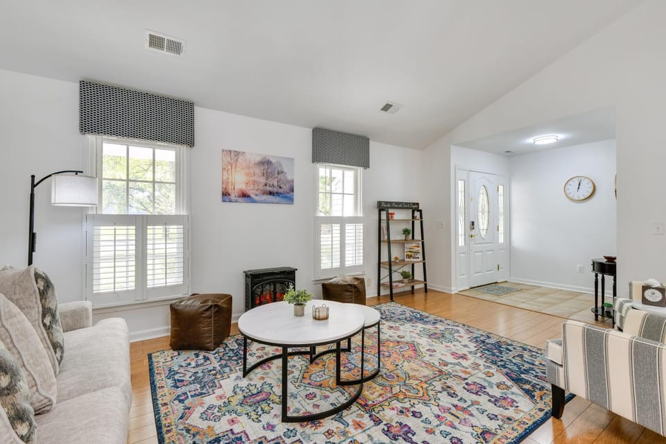 13 Mi to Annapolis: Dog-Friendly Home w/ Fire Pit! House in Prince Georges County