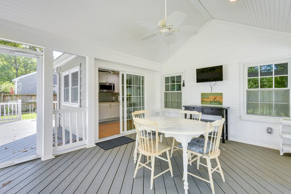 13 Mi to Annapolis: Dog-Friendly Home w/ Fire Pit! House in Prince Georges County