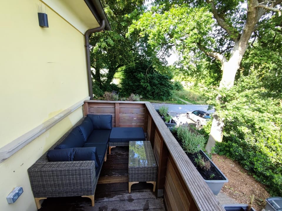 View (from property/room), Balcony/Terrace, Balcony/Terrace, Seating area, Garden view