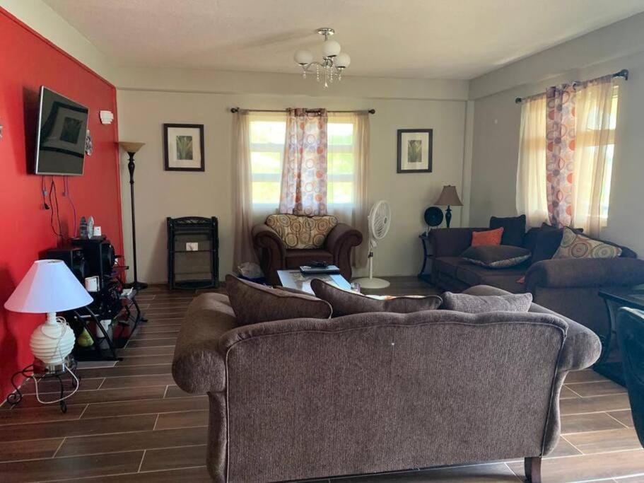 TAG DA Paradise Inn House in Dominica