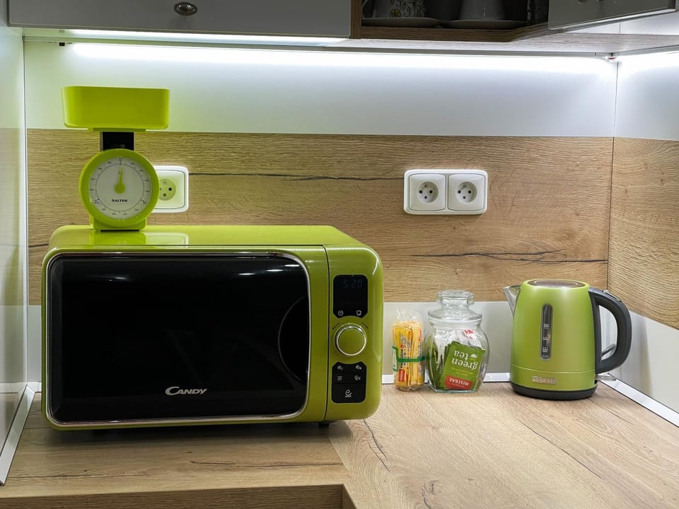 Coffee/tea facilities, Kitchen or kitchenette, minibar, oven