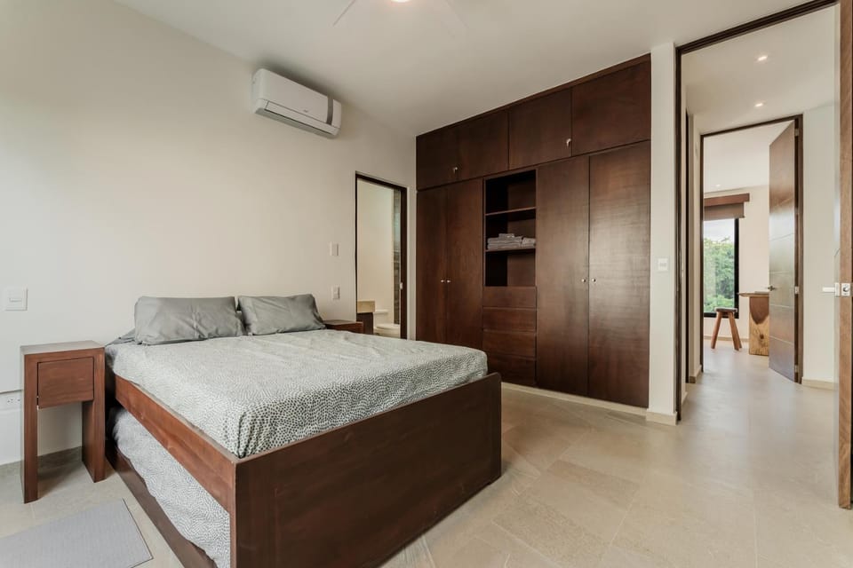 Bed, Photo of the whole room, Bedroom, wardrobe, air conditioner
