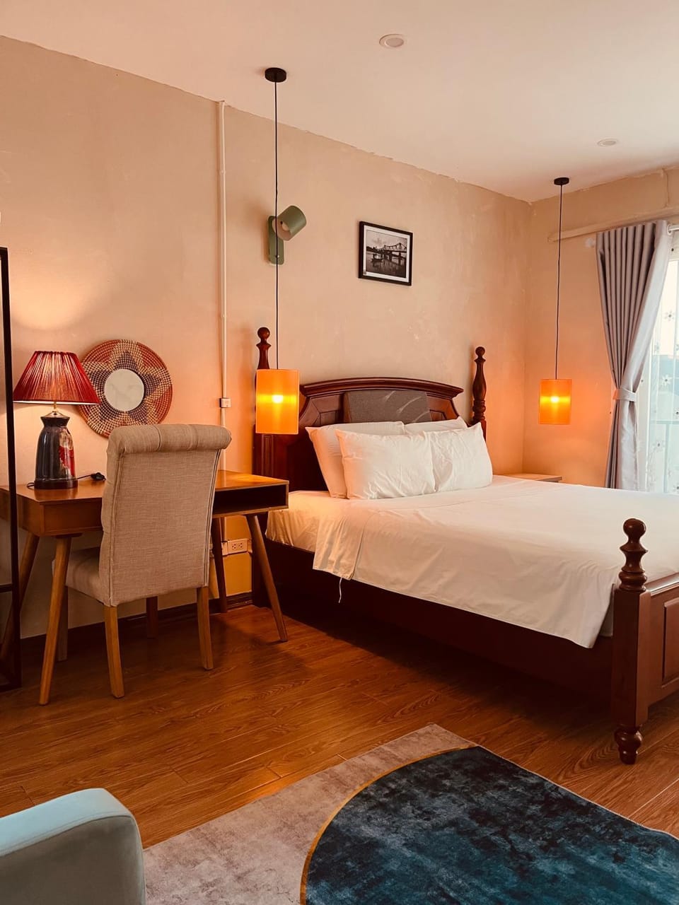 Photo of the whole room, Bedroom