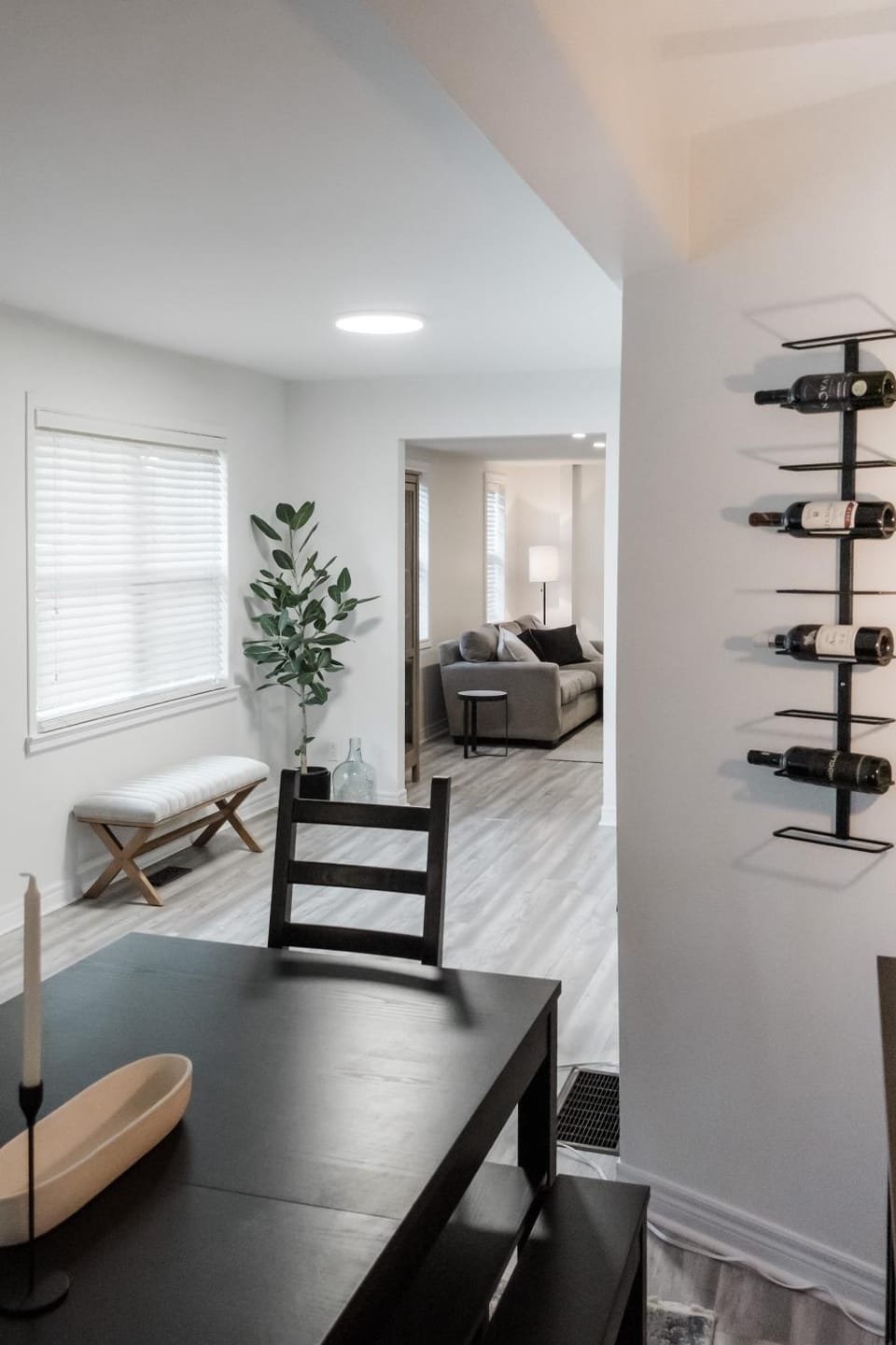 Living room, Seating area, Dining area