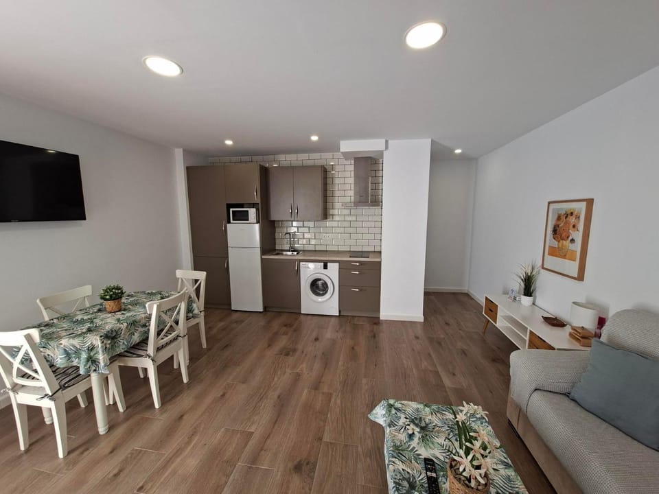 Kitchen or kitchenette, Living room
