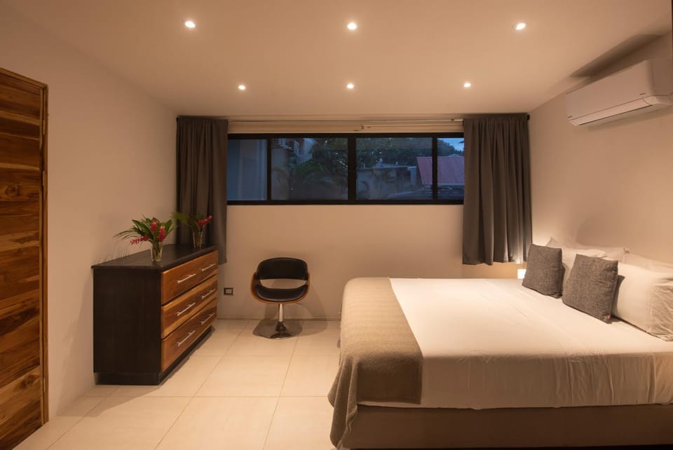 The Jungle Loft, 7 min Walk to Guiones beach + Jacuzzi Villa in Guanacaste Province