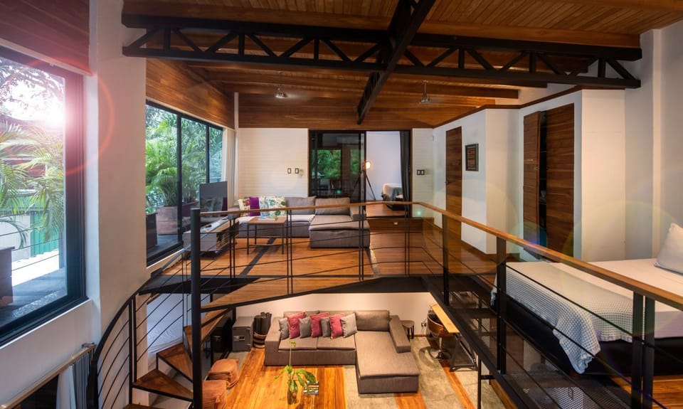 The Jungle Loft, 7 min Walk to Guiones beach + Jacuzzi Villa in Guanacaste Province
