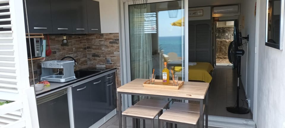 "Studio Bellevue" Terrasse et Deck vue mer-Accès piscine Apartment in Le Diamant