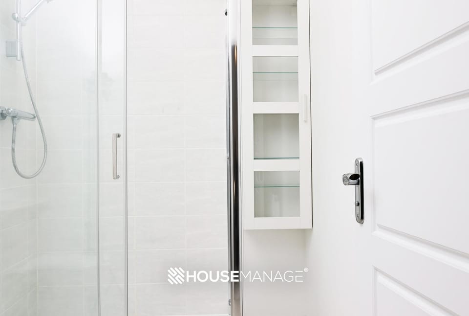 Shower, Bathroom, wardrobe