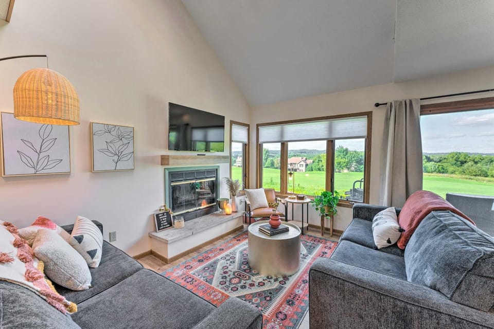 Living room, Seating area