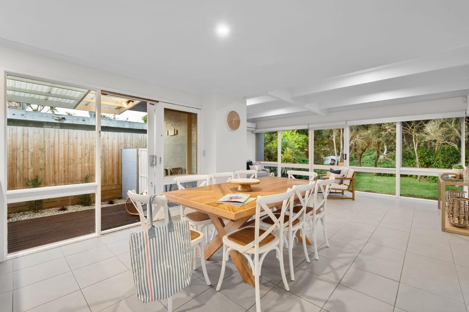 Patio, Seating area, Dining area, Garden view