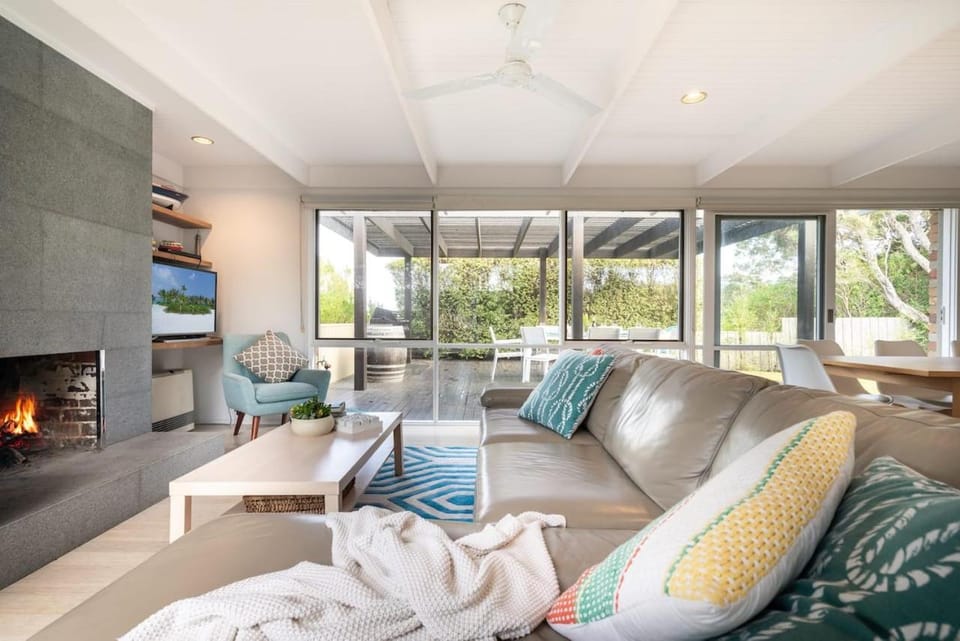 Living room, Seating area, flat iron