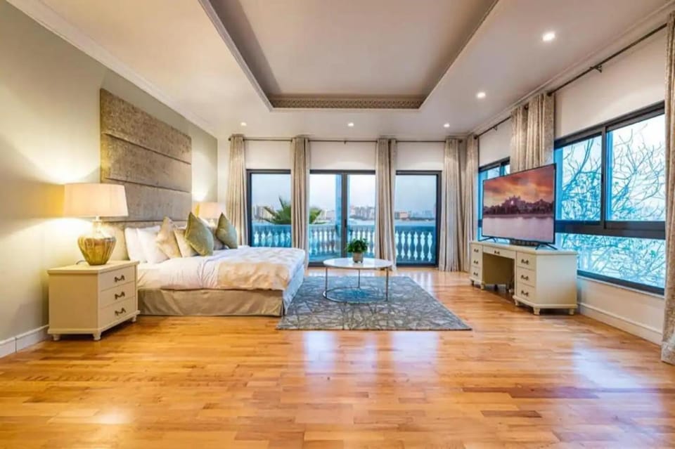 Luxurious Villa With Stunning Sea Views Of Palm Jumeirah Villa in Dubai