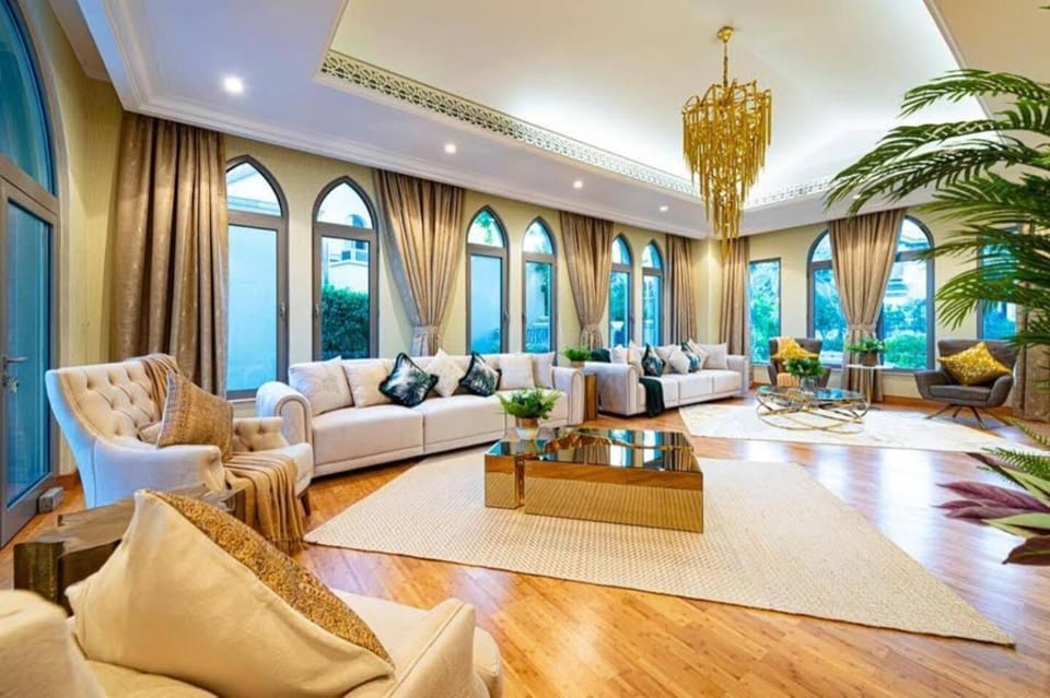 Luxurious Villa With Stunning Sea Views Of Palm Jumeirah Villa in Dubai