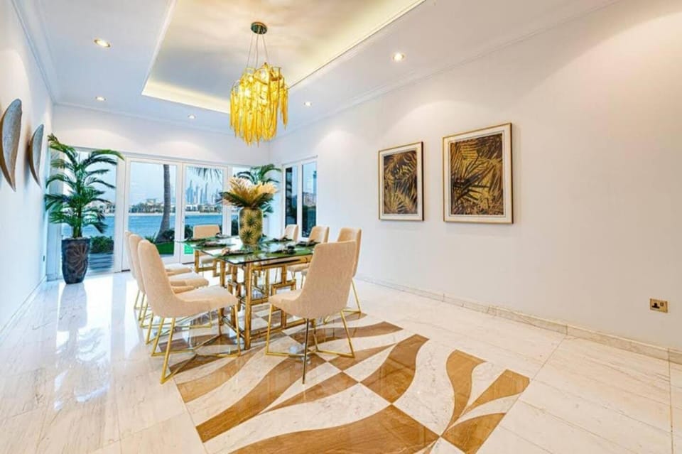 Luxurious Villa With Stunning Sea Views Of Palm Jumeirah Villa in Dubai