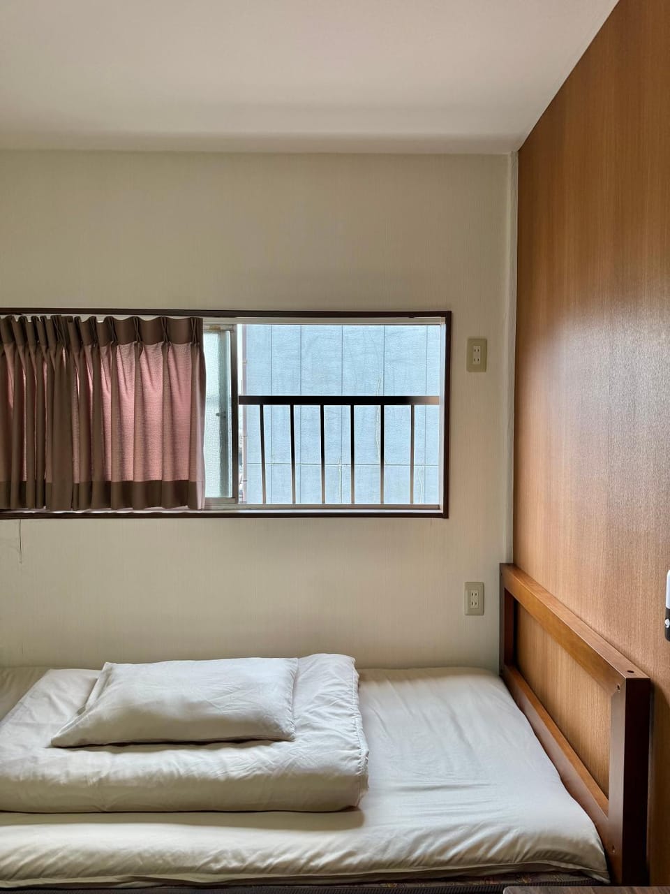 ホステル今鶴 二人部屋 302号室 Bed and Breakfast in Osaka