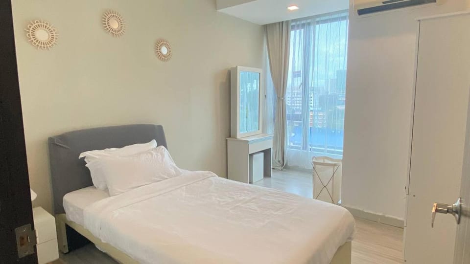 Bed, Photo of the whole room, Bedroom, wardrobe