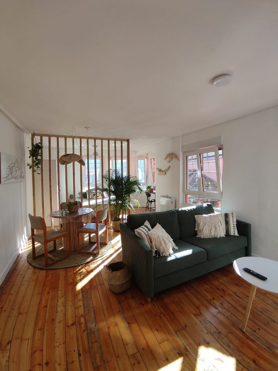 Seating area, Dining area