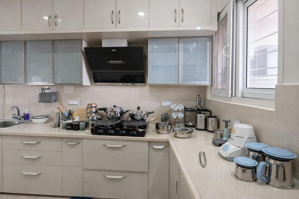 Kitchen or kitchenette, kitchen