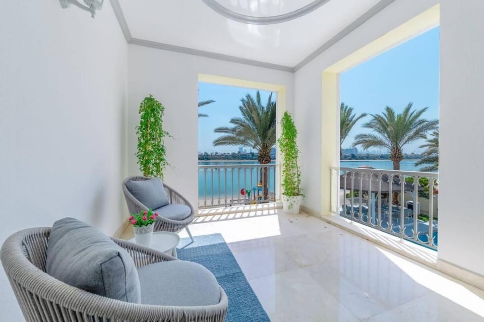 Pristine Paradise Villa In Palm Jumeirah Villa in Dubai