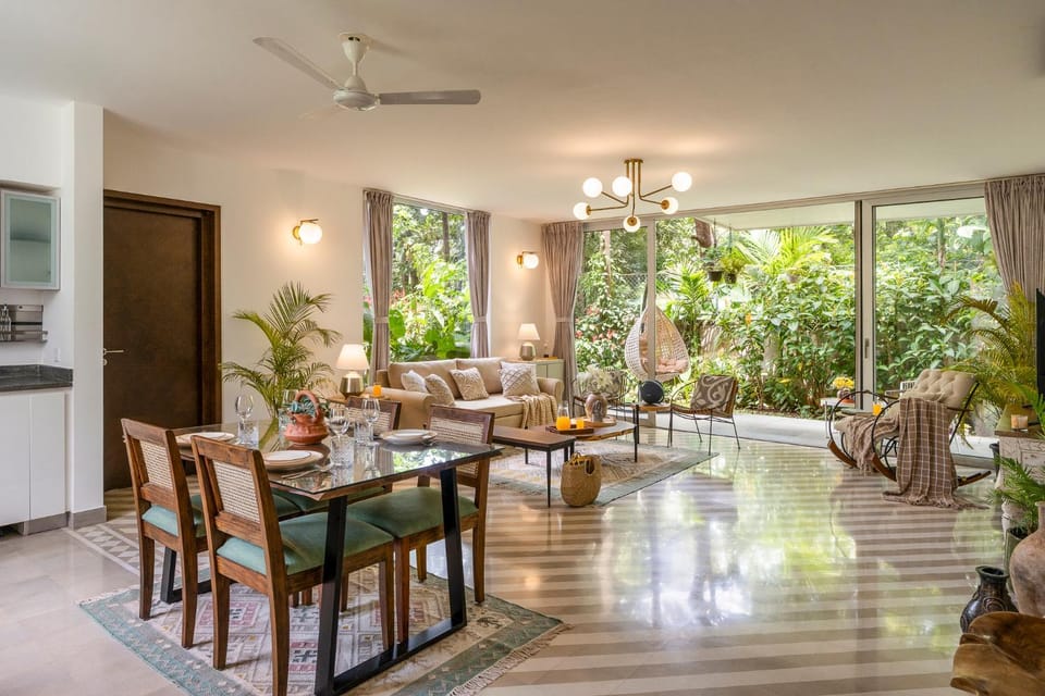 Living room, Dining area