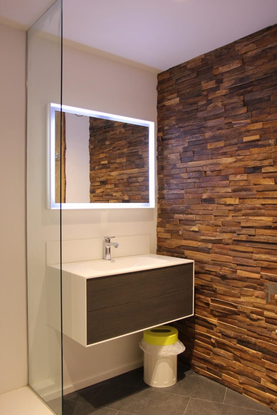 Résidence Eterlous - VAL THORENS location: appartement exceptionnel de 55 m2 dans le centre, rénovation haut de gamme MAE-9026 Apartment in Les Allues