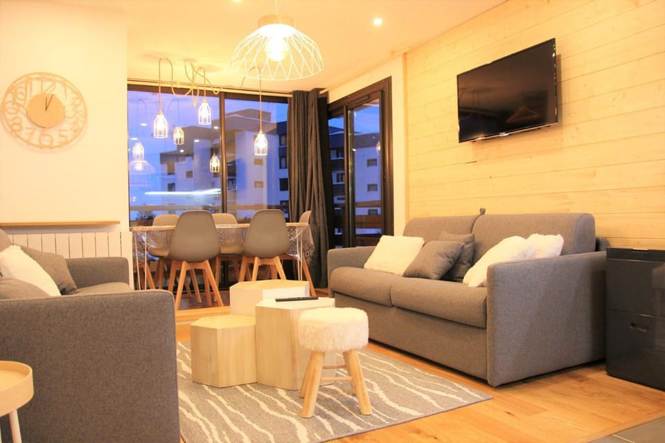 Résidence Schuss - Val Thorens location: Appartement rénové avec chambre et cabine, proche des pistes MAE-9028 Cabin in Les Allues