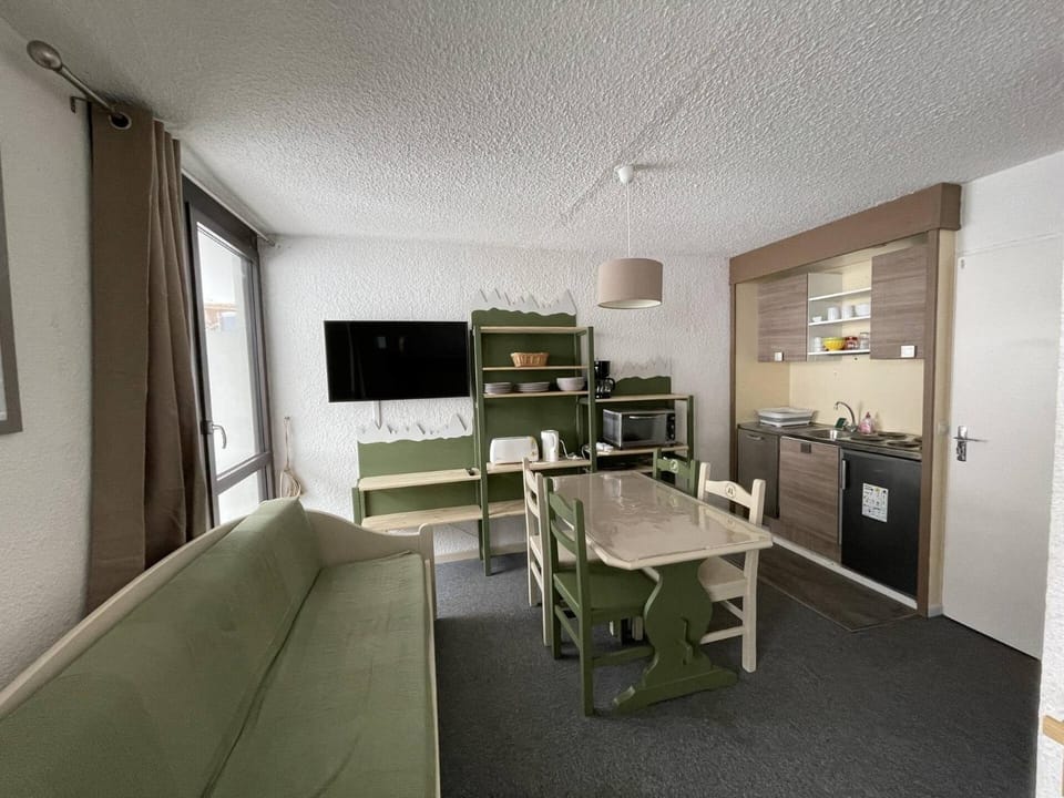 Résidence Hauts De La Vanoise - VAL THORENS location: petit appartement confortable pour 4 personnes avec un grand balcon MAE-9039 Apartment in Les Allues