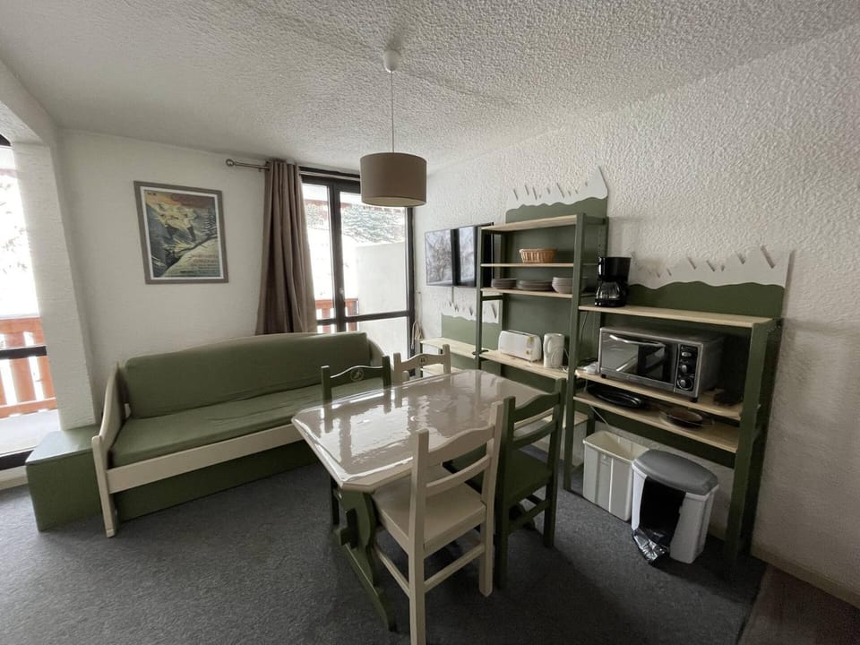 Résidence Hauts De La Vanoise - VAL THORENS location: petit appartement confortable pour 4 personnes avec un grand balcon MAE-9039 Apartment in Les Allues