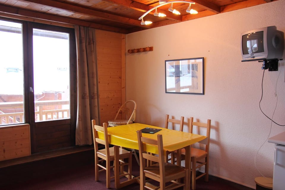 Résidence Lac Blanc - VAL THORENS location: studio pour 4 personnes oriénté sud ouest résidence Lac Blanc MAE-9050 Apartment in Les Allues