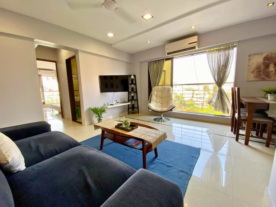 TV and multimedia, Living room, Seating area, Dining area, Evening entertainment, air conditioner