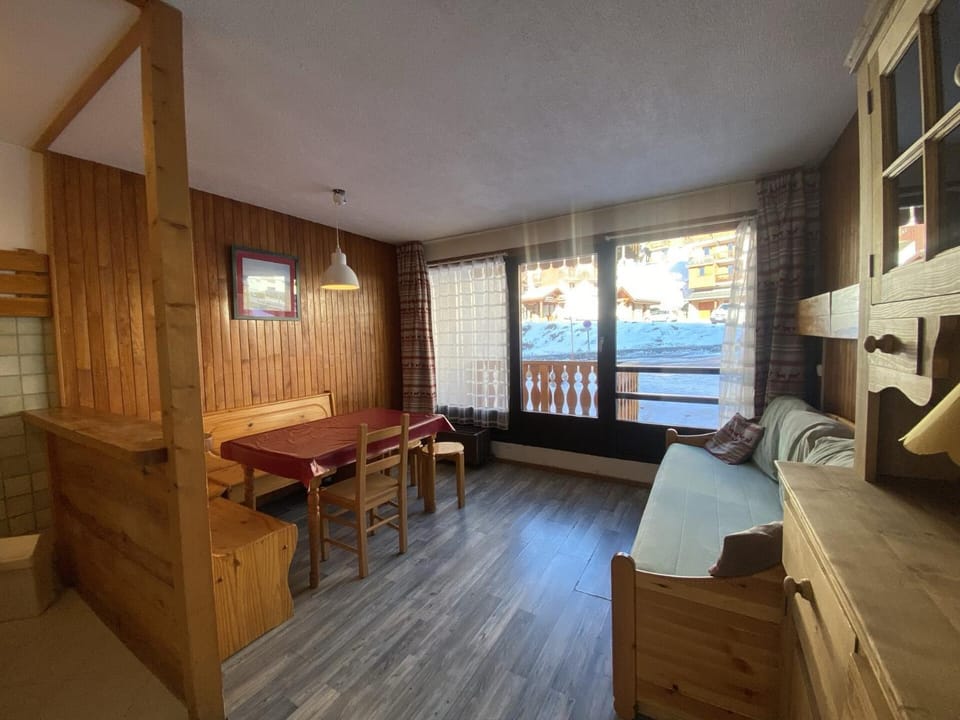 Résidence Neves - VAL THORENS location: Studio pour 4 personnes dans un quartier animé (LES NEVES) MAE-9082 Apartment in Les Allues