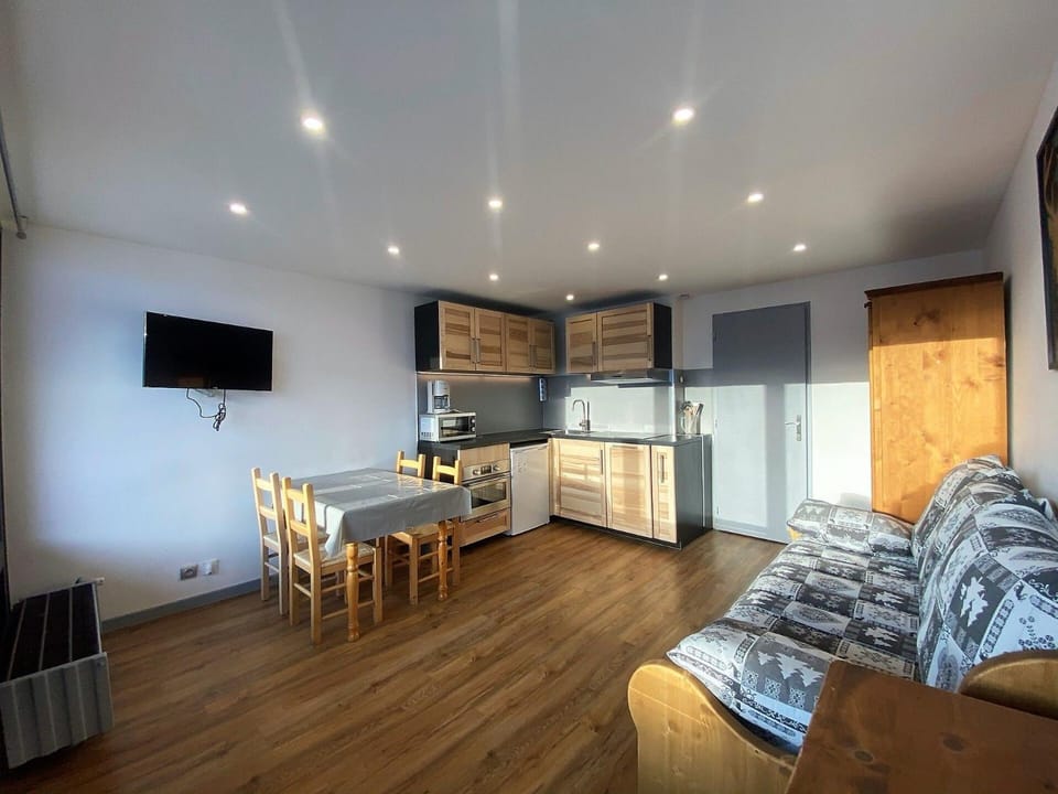 Résidence Neves - VAL THORENS location: Studio pour 4 personnes dans un quartier animé (LES NEVES) MAE-9097 Apartment in Les Allues