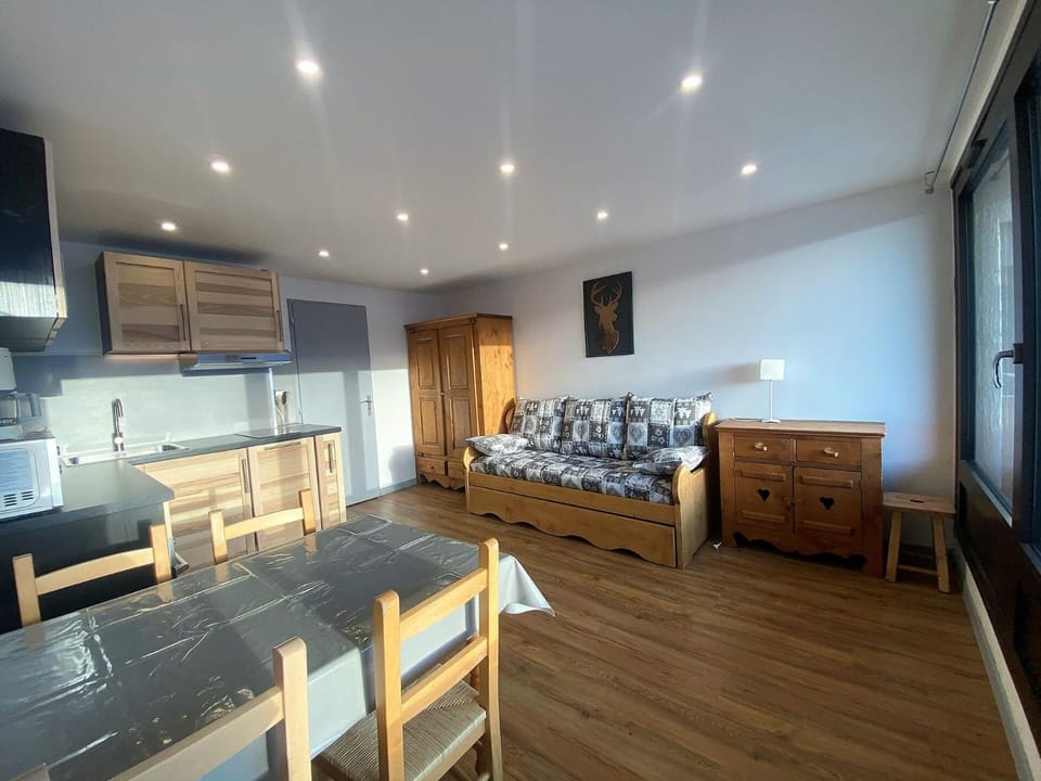 Résidence Neves - VAL THORENS location: Studio pour 4 personnes dans un quartier animé (LES NEVES) MAE-9097 Apartment in Les Allues