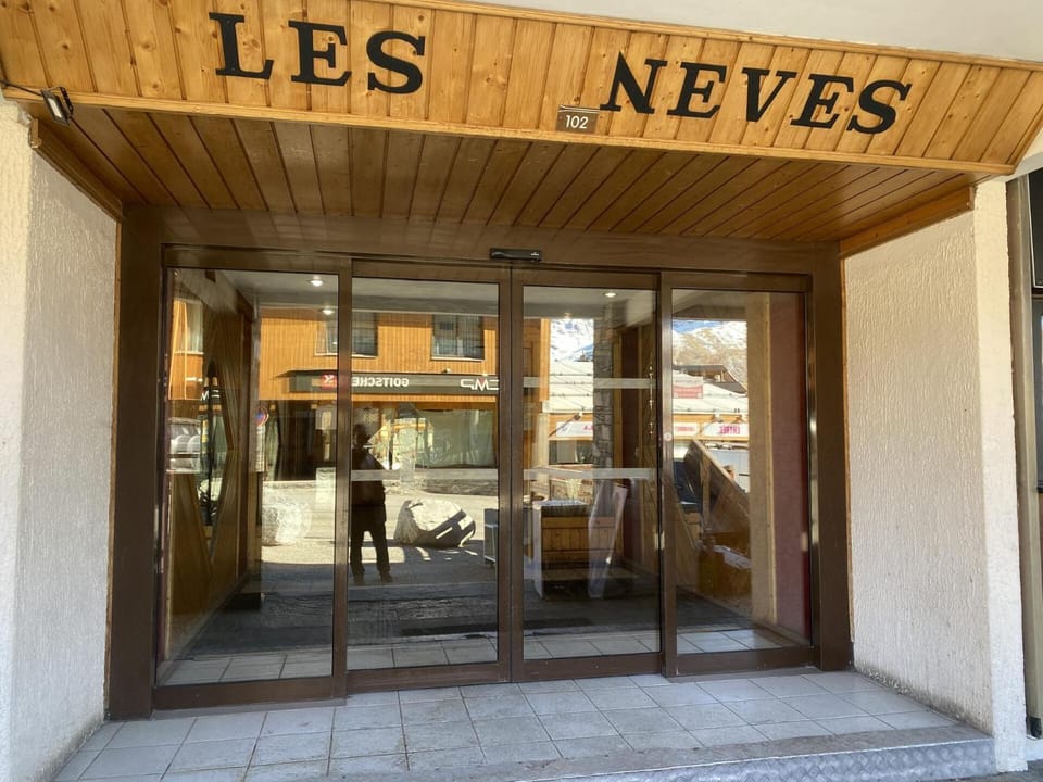 Résidence Neves - VAL THORENS location: Studio pour 4 personnes dans un quartier animé (LES NEVES) MAE-9097 Apartment in Les Allues