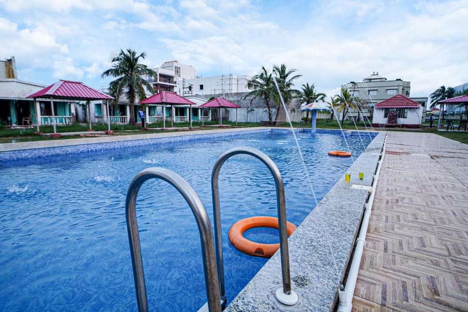 Property building, Day, Pool view, Swimming pool