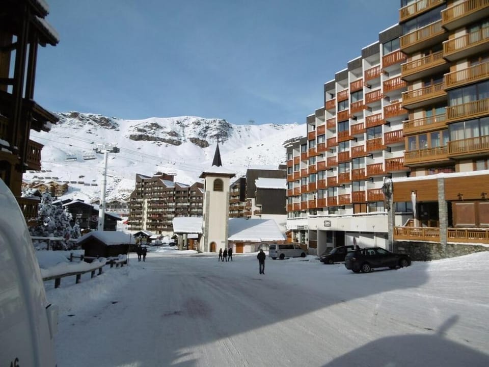 Résidence Hauts De La Vanoise - VAL THORENS location: studio pour 2 personnes exposé sud ouest, étage élevé, centre station MAE-9124 Apartment in Les Allues