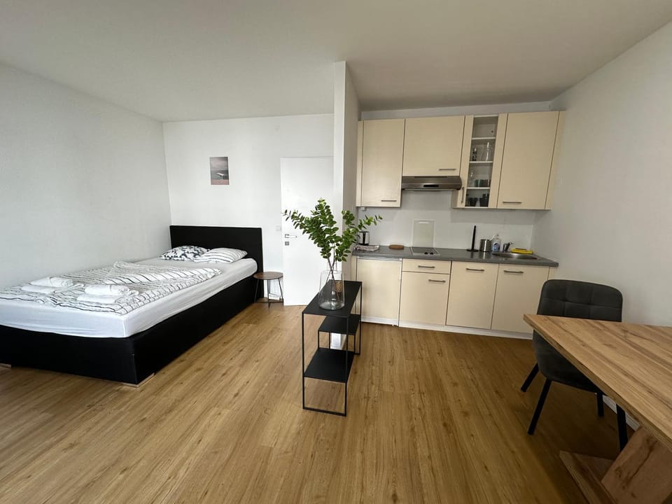 Bed, Kitchen or kitchenette