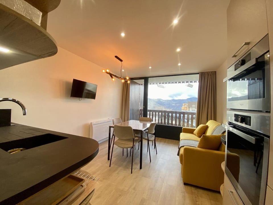Résidence Eterlous - centre de Val Thorens, magnifique studio cabine rénové MAE-3814 Cabin in Les Allues