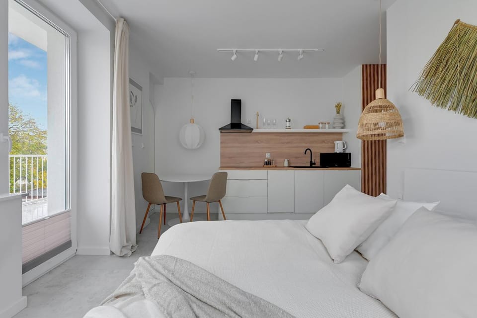 Bed, Balcony/Terrace, Kitchen or kitchenette, Photo of the whole room, Decorative detail, Seating area, Bedroom, Area and facilities