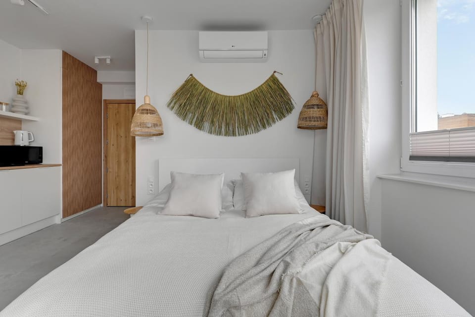 Bed, Photo of the whole room, Decorative detail, Bedroom, Area and facilities, kitchen, air conditioner