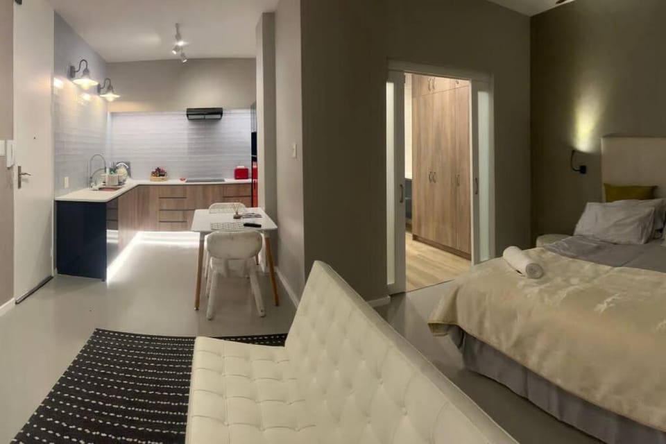 Perfect Lock Up & Go Apartment Apartment in Cape Town