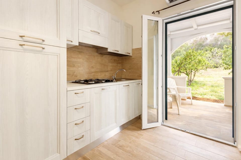 Kitchen or kitchenette, pet friendly, stove