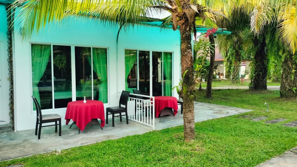 Dining area, Garden view